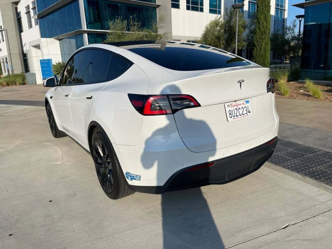 Suv in Newport Beach, CA, United States 5 - 18666719