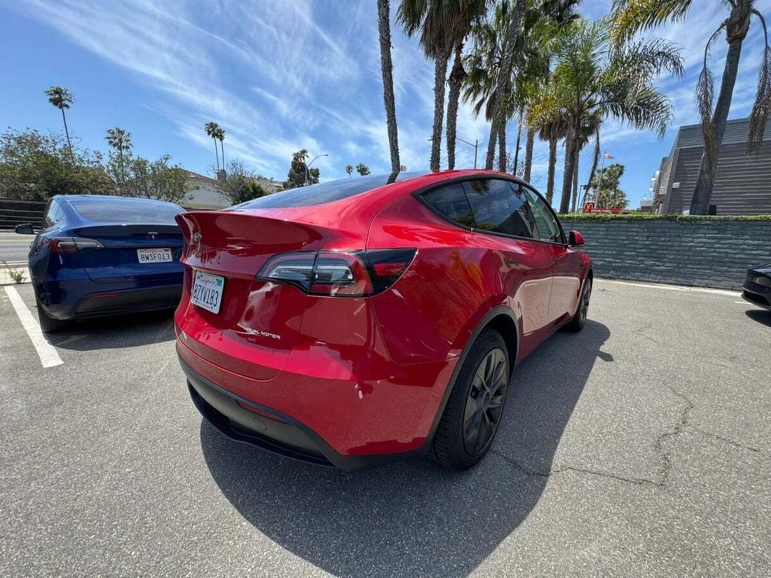 Suv in Newport Beach, CA, United States 4 - 18666730
