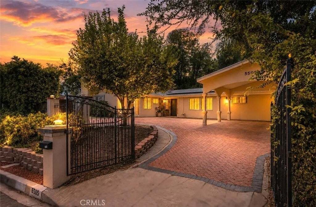 House in Los Angeles, California, United States 1 - 18676950