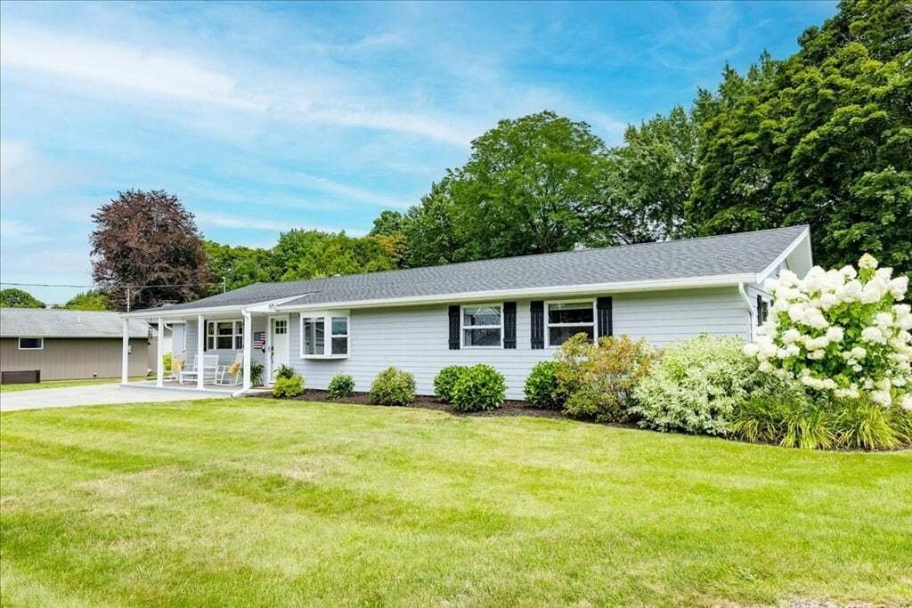 House in Danvers, Massachusetts, United States 2 - 18679230