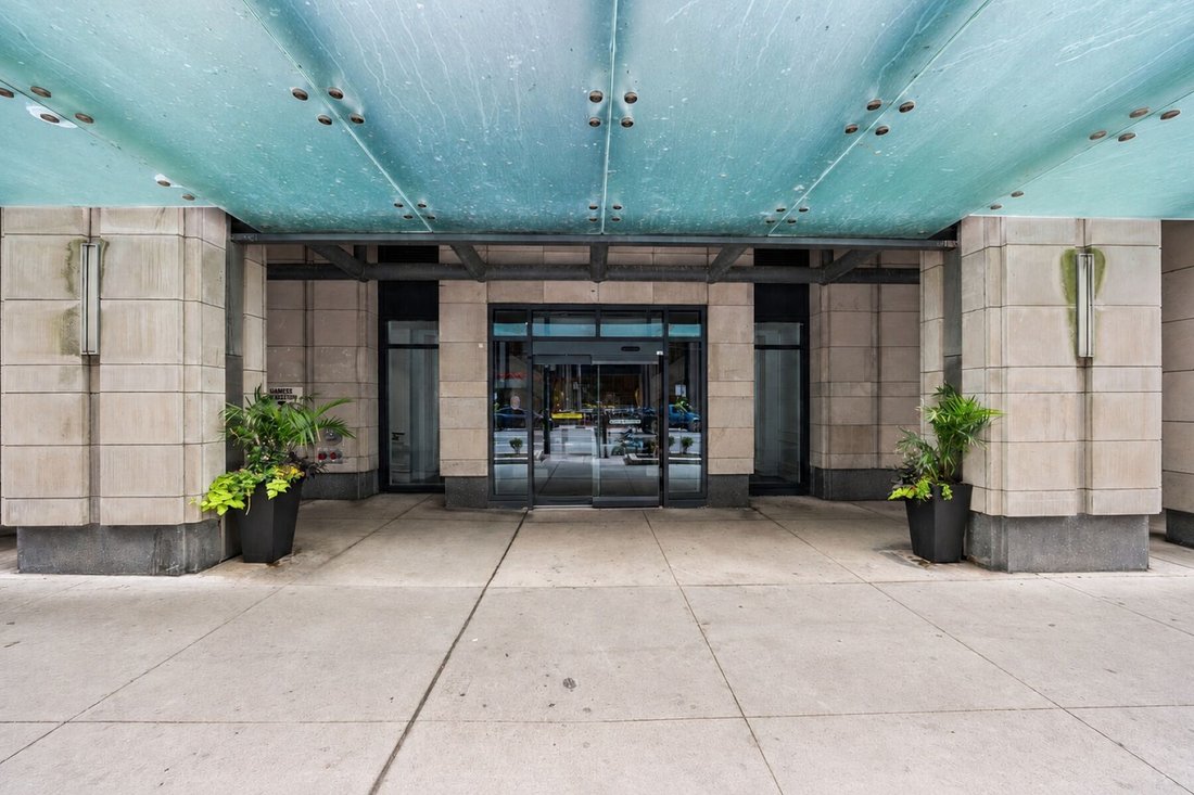 Condo in Toronto, Ontario, Canada 3 - 18679108