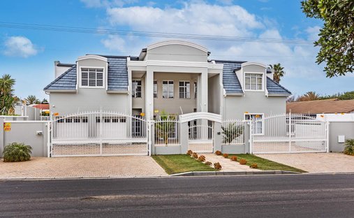 House in Table View, Cape Town, South Africa 1