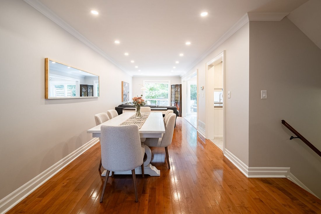 Townhouse in Oakville, Ontario, Canada 5 - 18679105