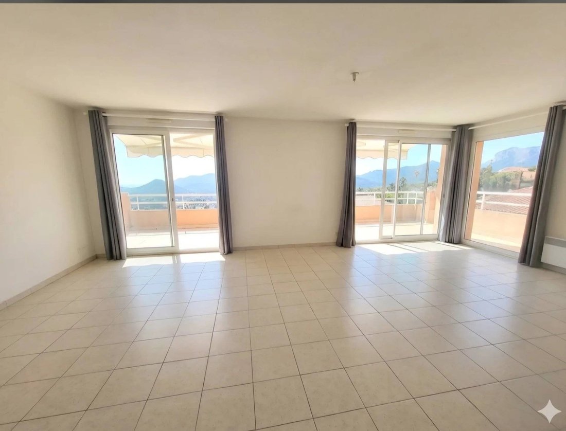 Apartment in Les Termes, Mandelieu-la-Napoule, France 4 - 18022920