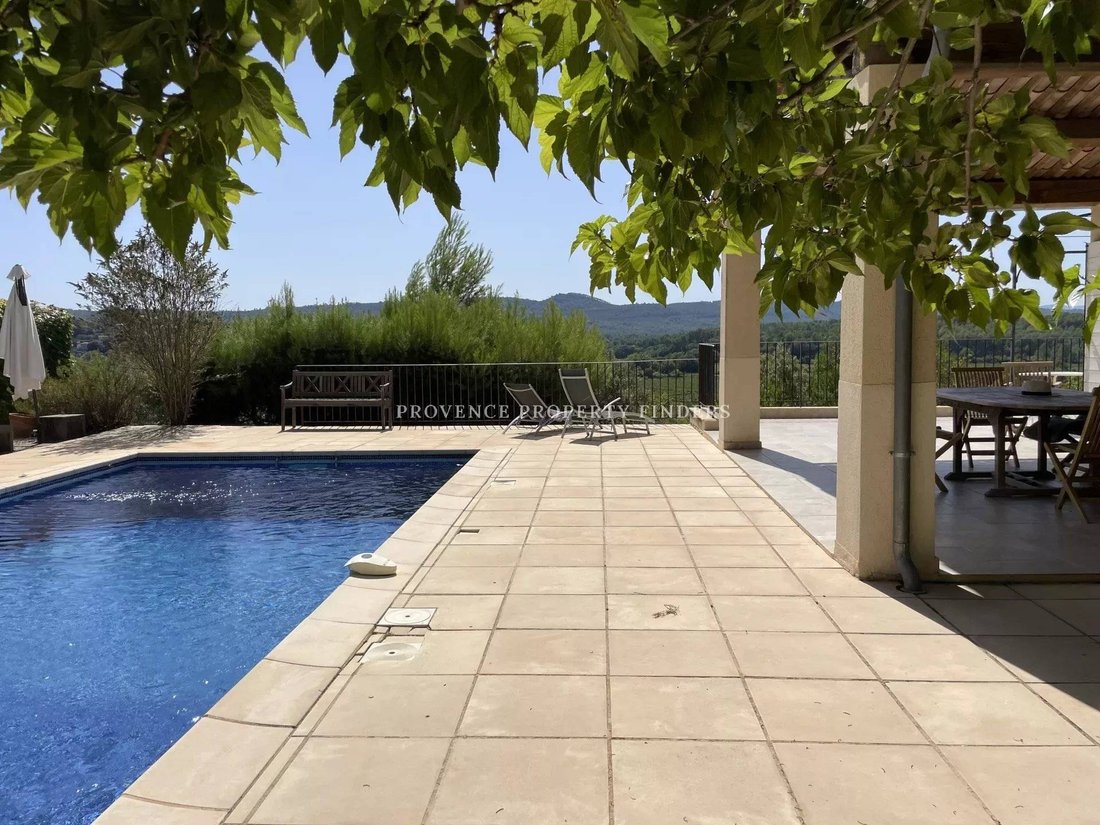Casa en Carcès, Provenza-Alpes-Costa Azul, Francia 1 - 16247399