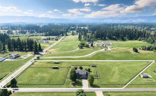 House in Yelm, Washington, United States 1