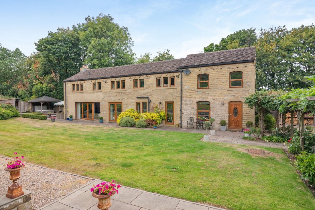 House in Longley, Kirklees, England 2 - 18679003
