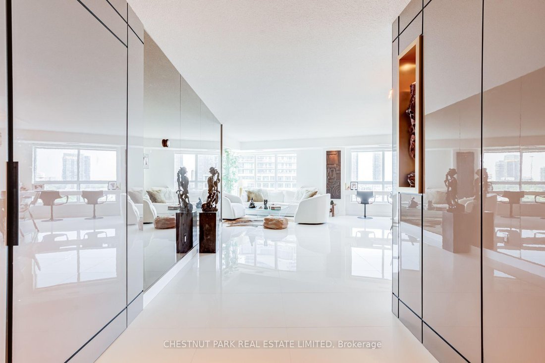 Apartment in Toronto, Ontario, Canada 2 - 18679411