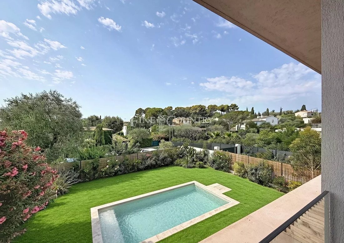 House in Mougins, Provence-Alpes-Côte d'Azur, France 1 - 18679395