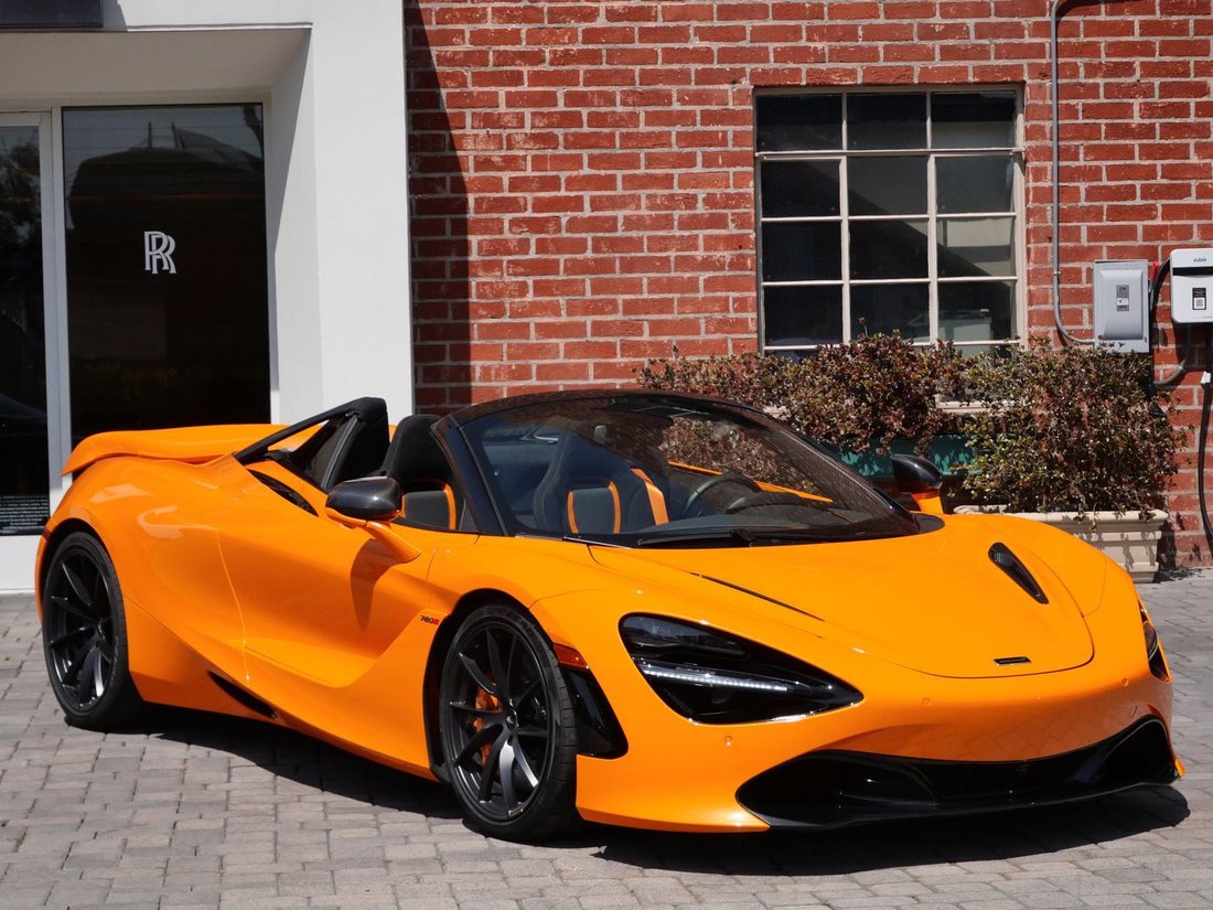 Cabriolet in Beverly Hills, CA, United States 1 - 18679359