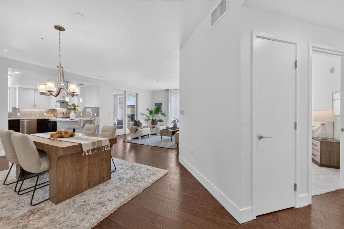Condo in San Carlos, California, United States 3 - 18679350