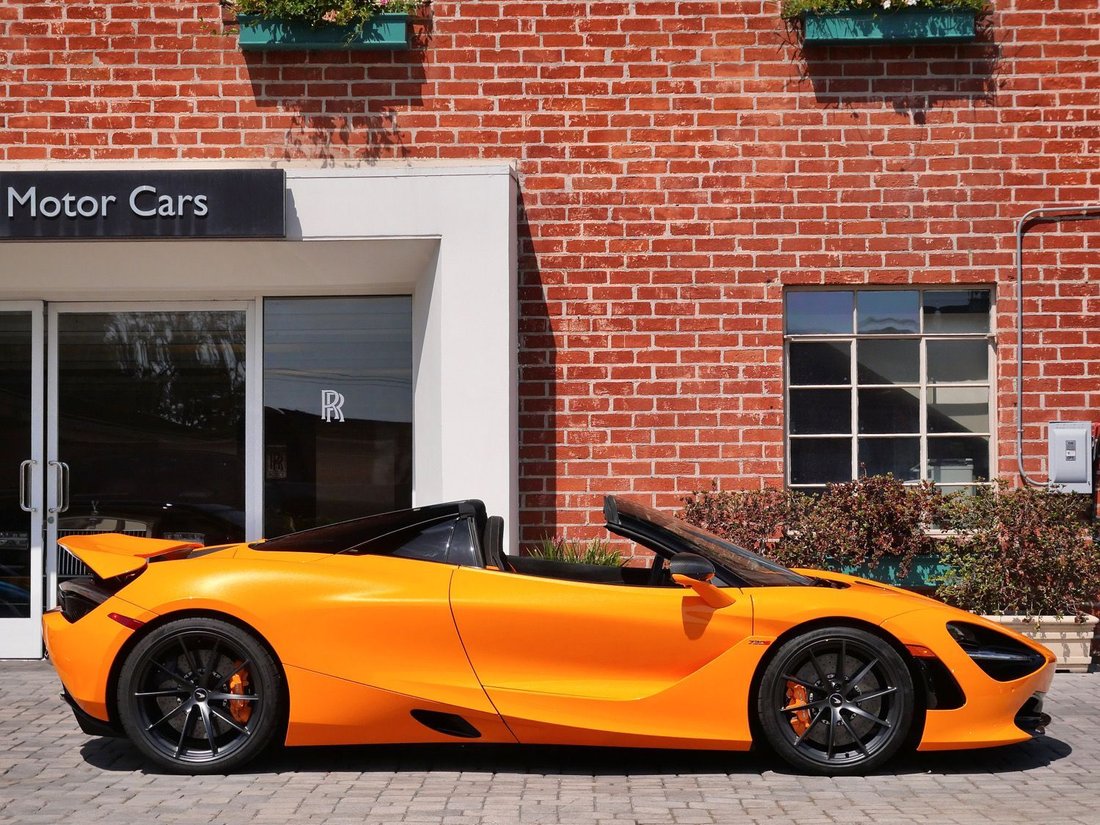 Cabriolet in Beverly Hills, CA, United States 3 - 18679359