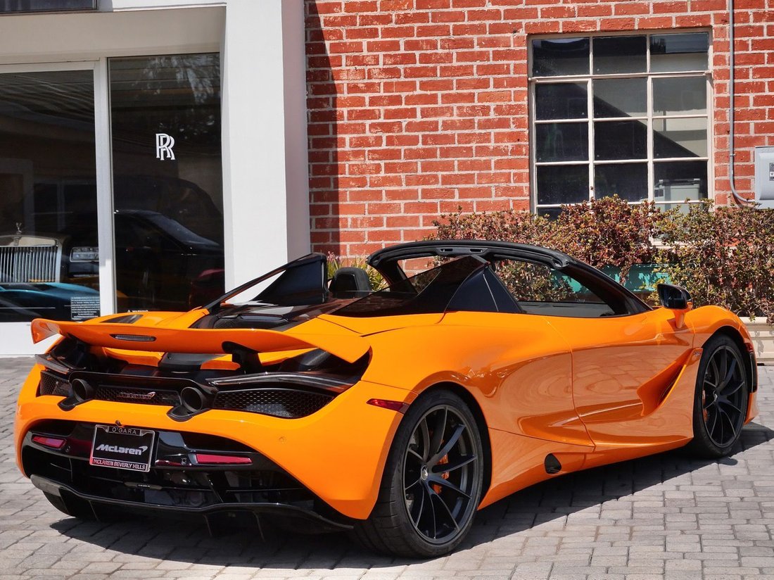 Cabriolet in Beverly Hills, CA, United States 4 - 18679359