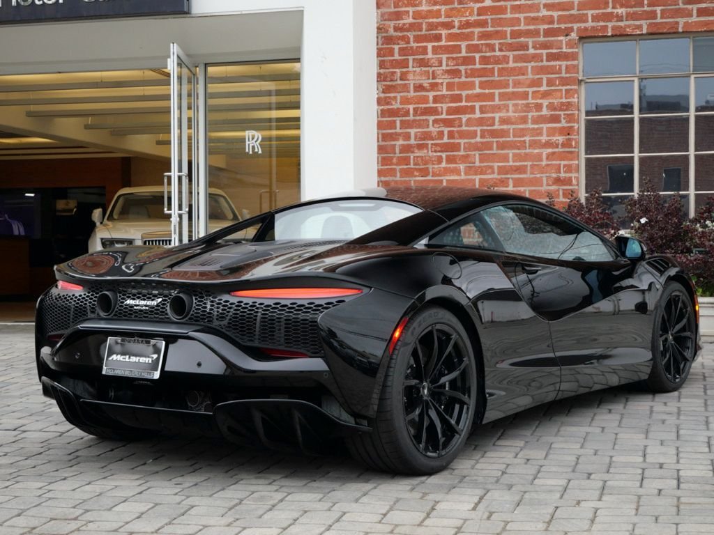 Coupe in Beverly Hills, CA, United States 4 - 18679352