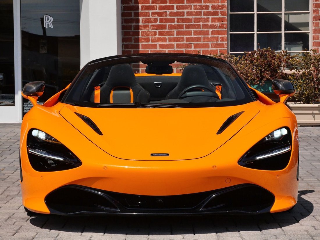 Cabriolet in Beverly Hills, CA, United States 2 - 18679359