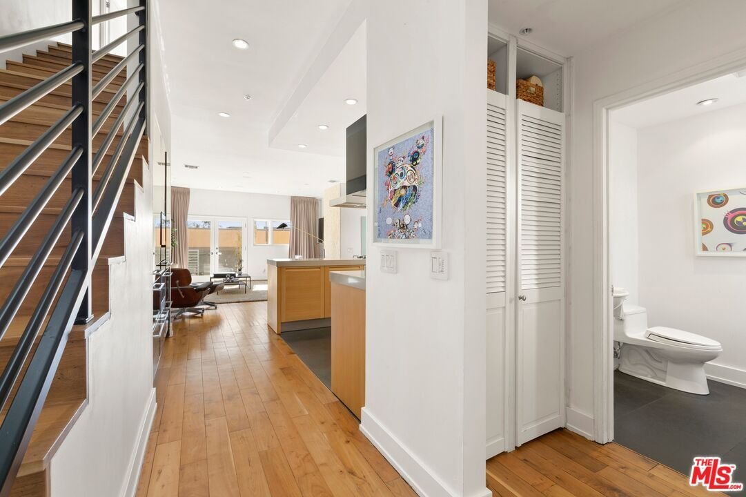 Condo in Los Angeles, California, United States 2 - 18679370