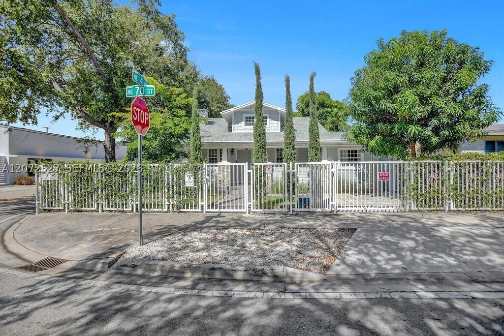 House in Miami, Florida, United States 1 - 18679345
