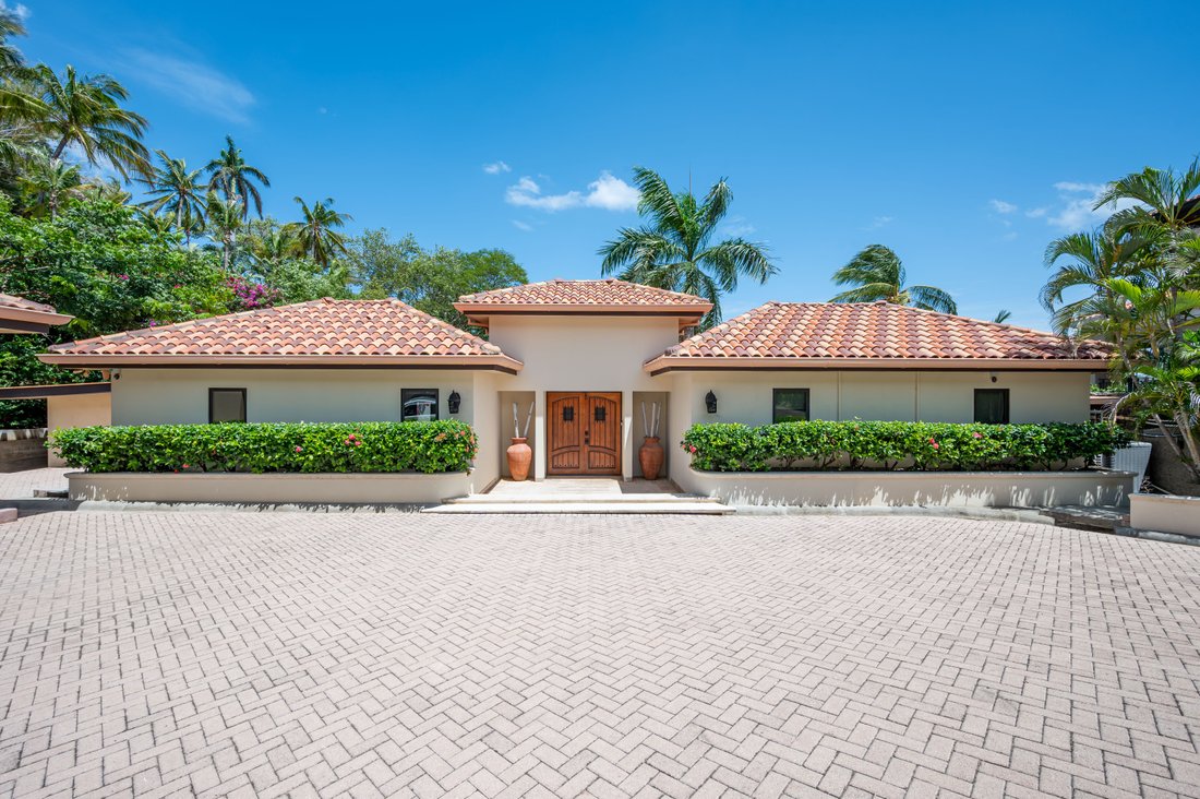 Villa in Playa Flamingo, Guanacaste Province, Costa Rica 2 - 18595427
