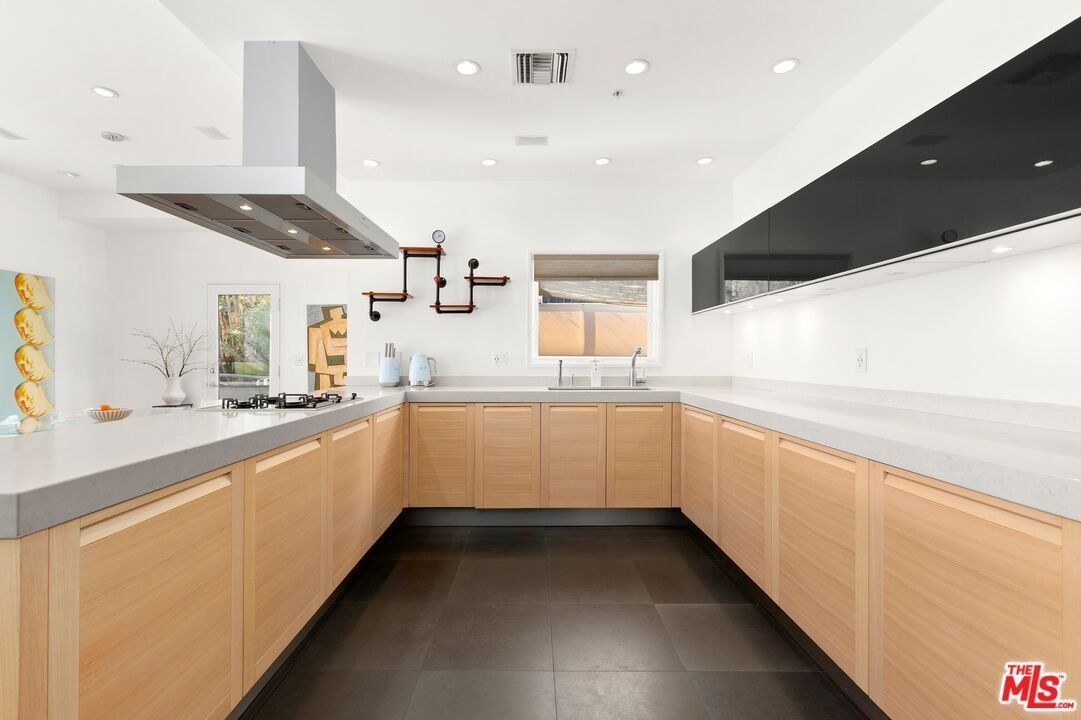 Condo in Los Angeles, California, United States 4 - 18679370