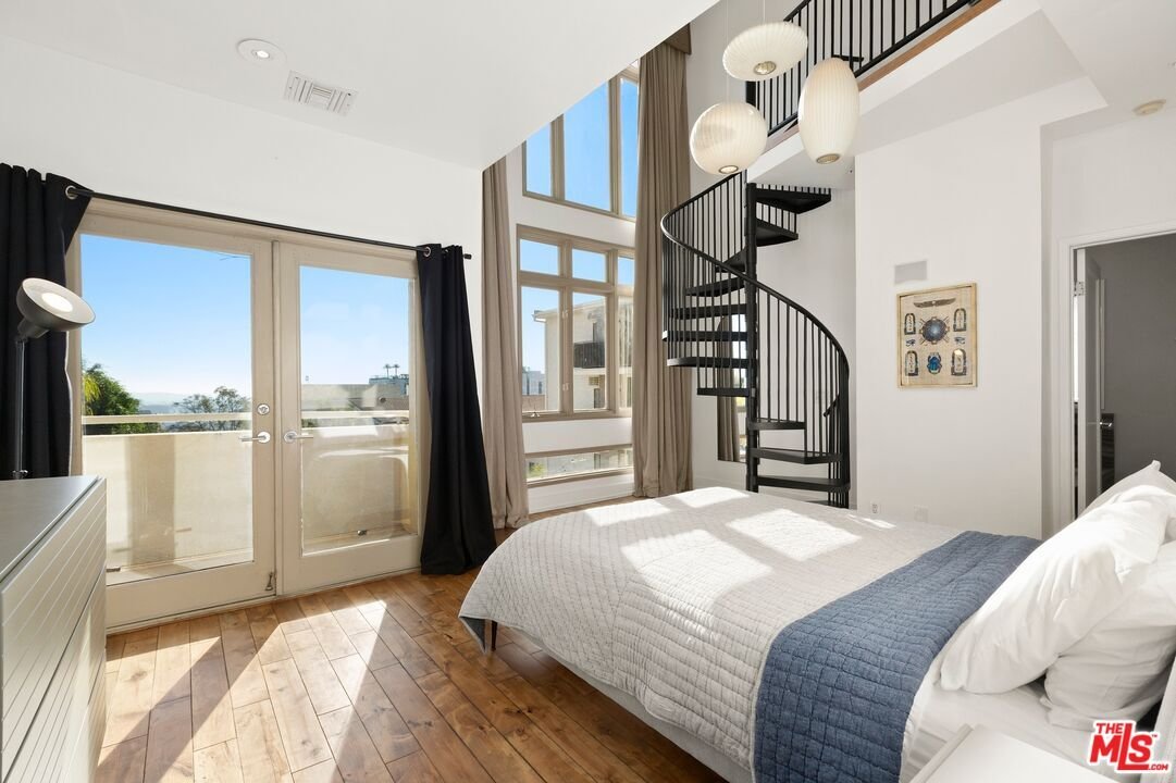 Condo in Los Angeles, California, United States 1 - 18679370