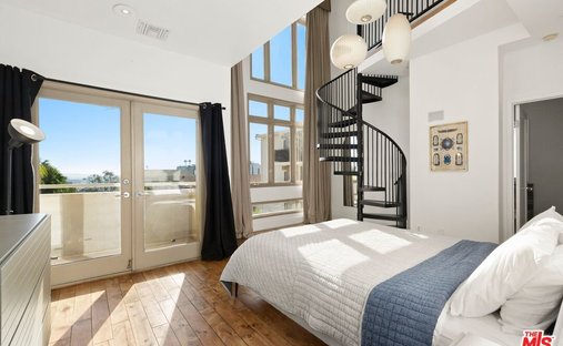 Condo in Los Angeles, California, United States 1