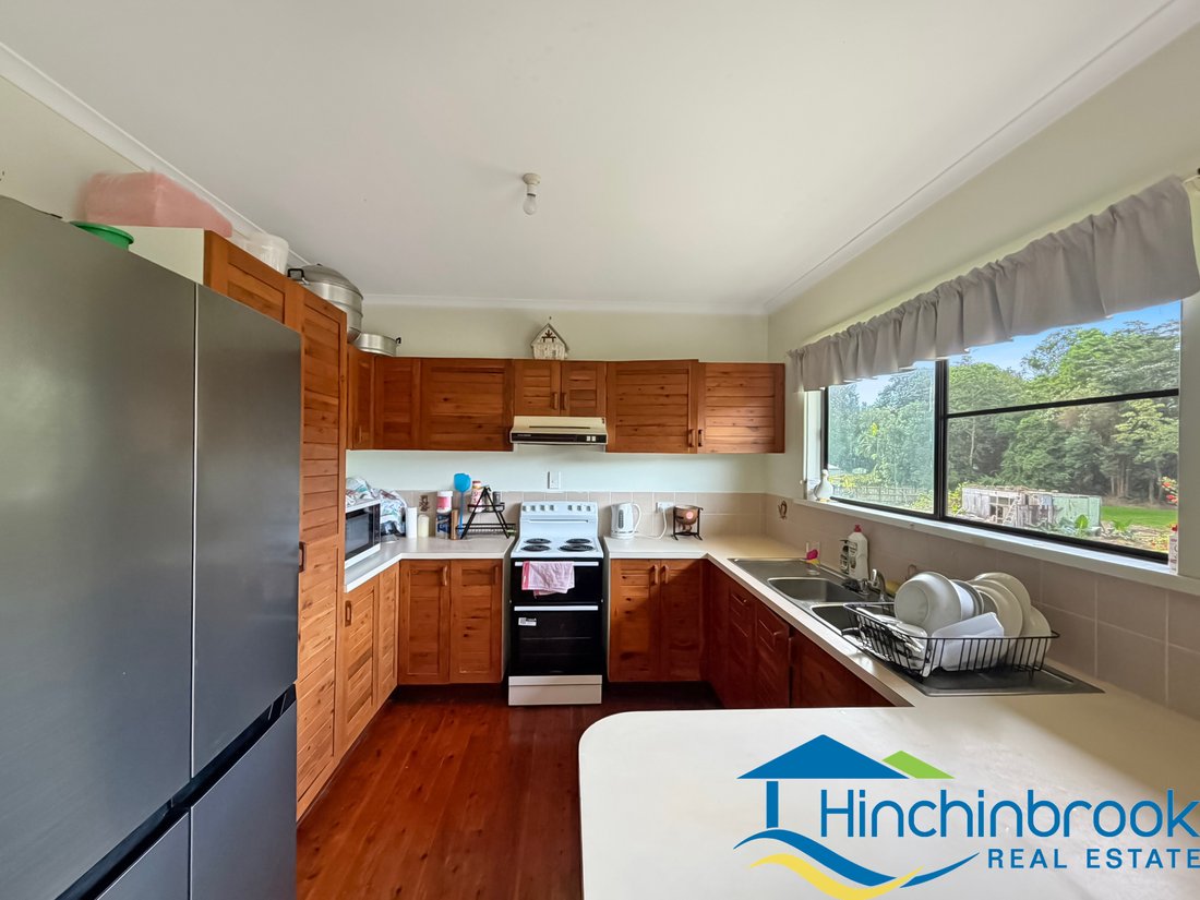 House in Cardwell, Queensland, Australia 3 - 18679401