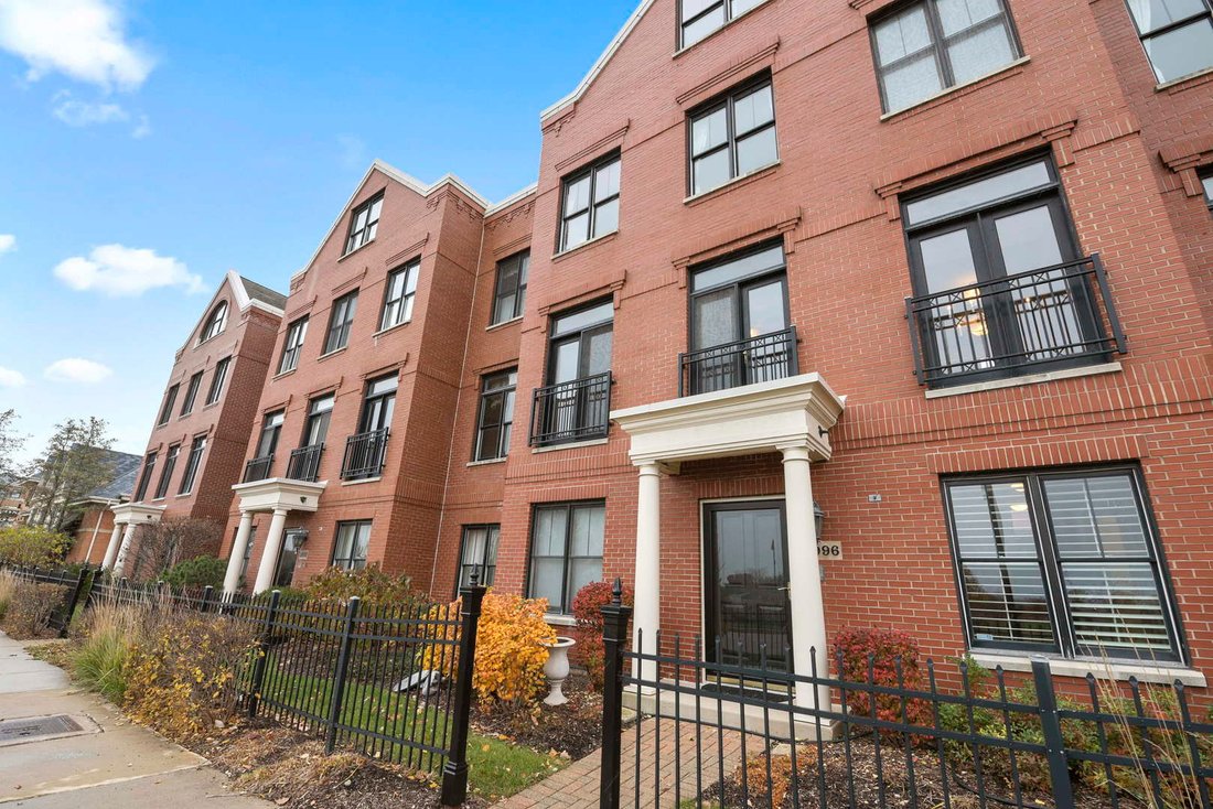 Villa in Glenview, Illinois, United States 2 - 18679313