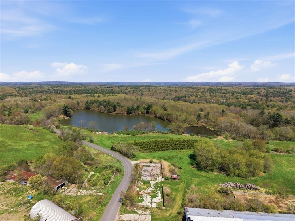Farm Ranch in Charlton, Massachusetts, United States 3 - 18679324