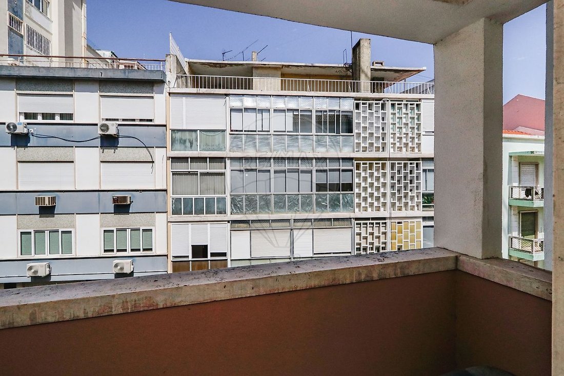 Apartment in Alvalade, Lisbon, Portugal 1 - 18679603