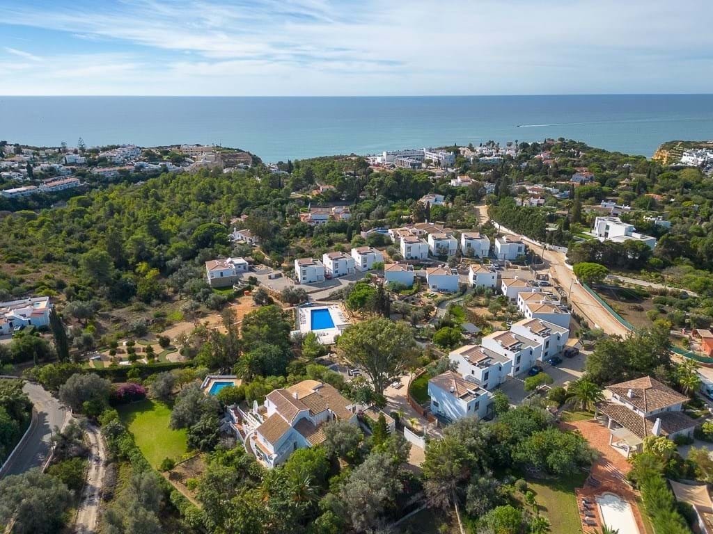 Villa in Carvoeiro, Algarve, Portugal 1 - 18679476