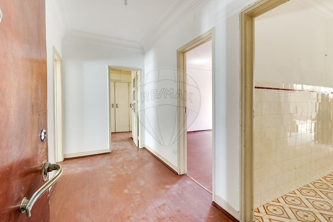 Apartment in Alvalade, Lisbon, Portugal 2 - 18679603