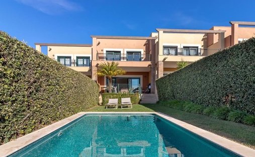 Townhouse in Carvoeiro, Algarve, Portugal 1
