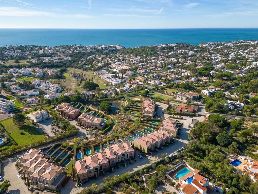 Townhouse in Carvoeiro, Algarve, Portugal 3 - 18679577