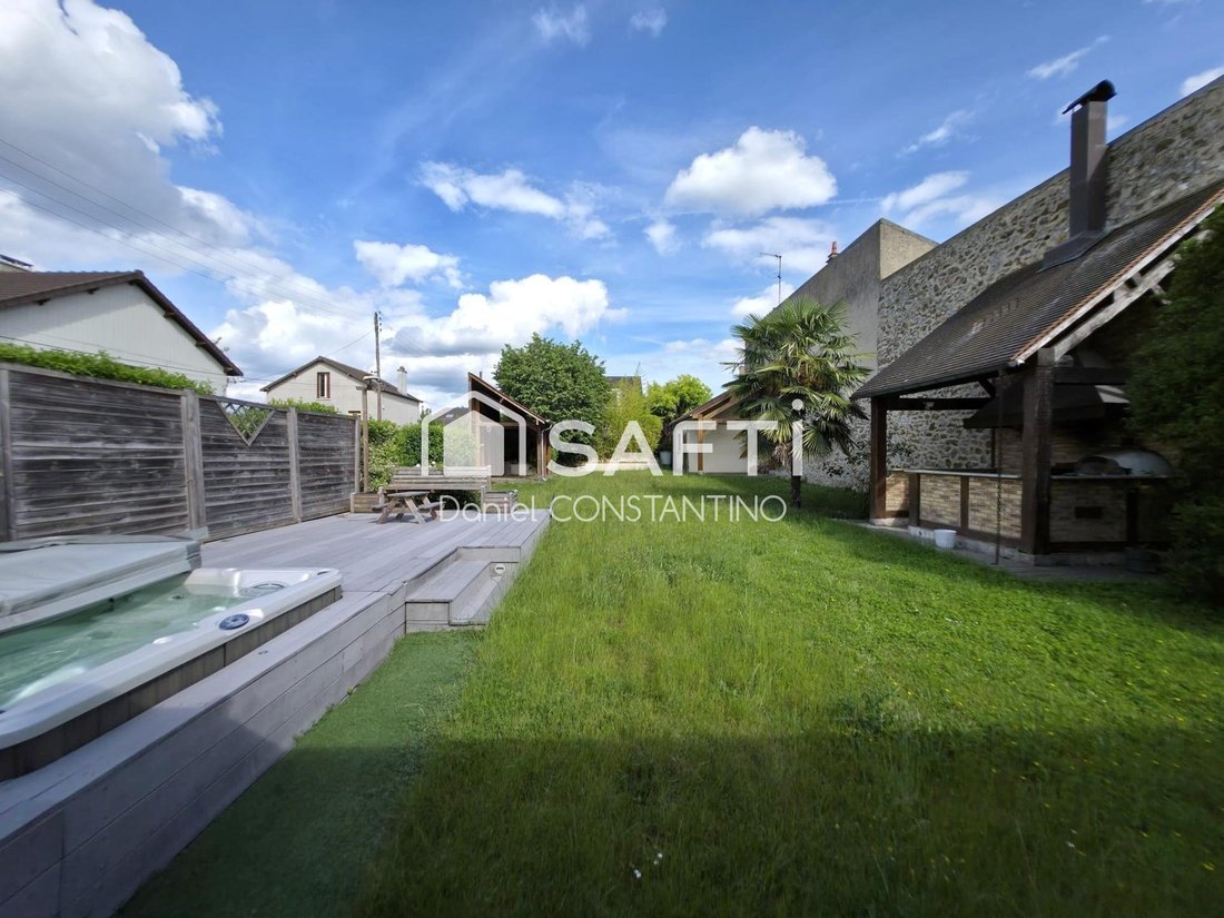 House in Villemoisson-sur-Orge, Ile-de-France, France 2 - 17398461