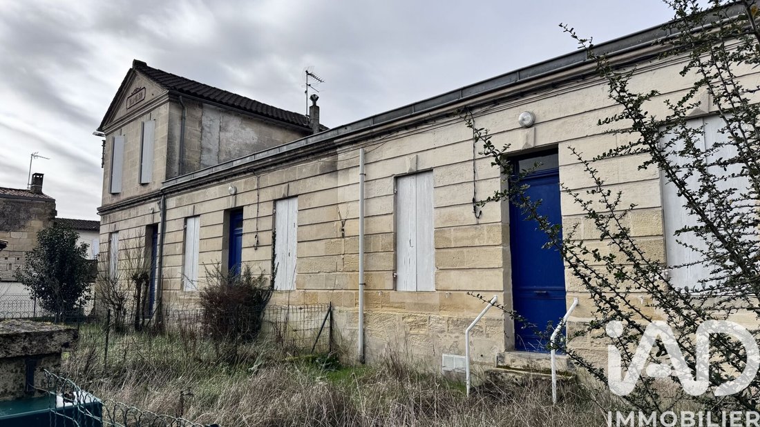 Arveyres, Nouvelle-Aquitaine, France 1 - 18680254