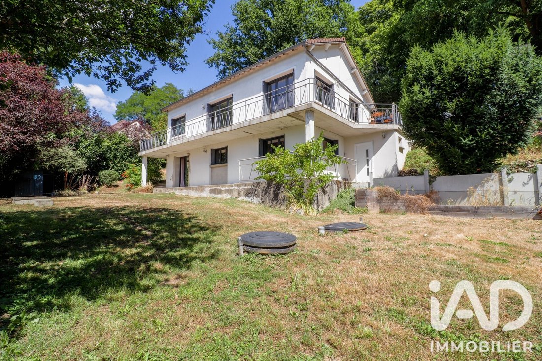 House in Chateaufort, Ile-de-France, France 1 - 18680329