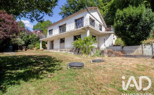 House in Chateaufort, Ile-de-France, France 1