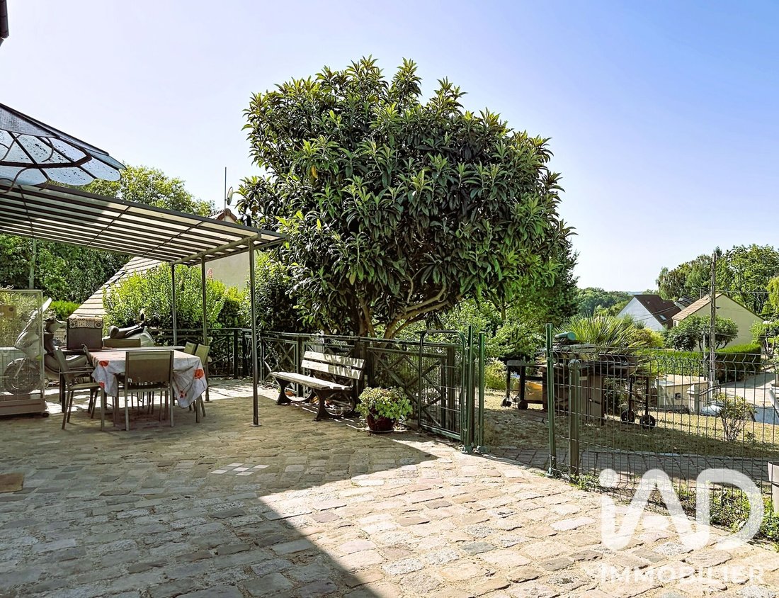 House in Vaux-sur-Seine, Ile-de-France, France 2 - 18680425