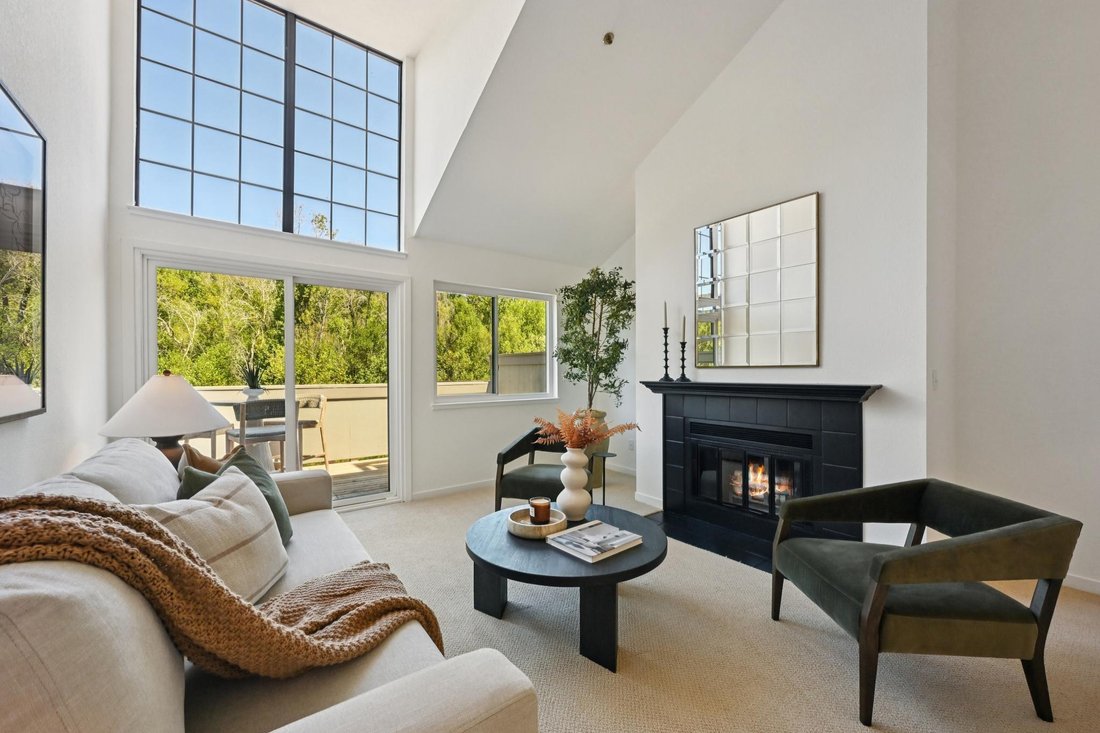 Condo in Novato, California, United States 1 - 18679543
