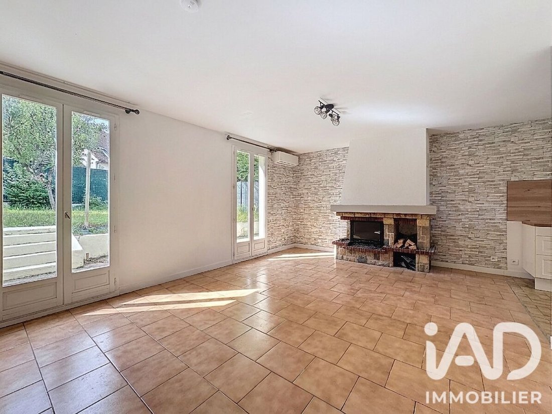 House in Pringy, Ile-de-France, France 1 - 18680432