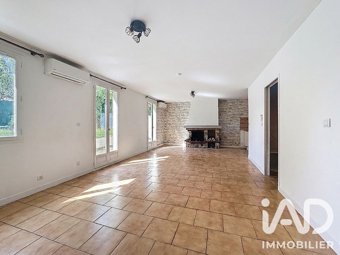 House in Pringy, Ile-de-France, France 3 - 18680432