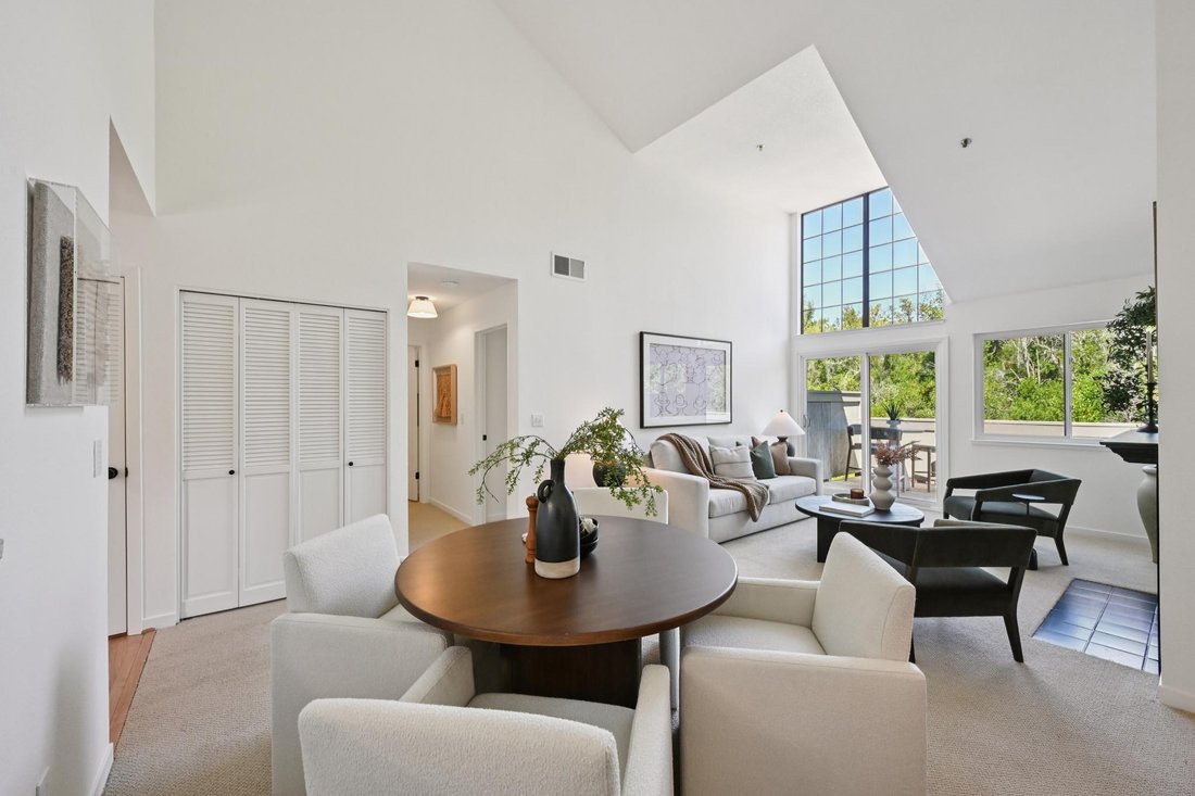 Condo in Novato, California, United States 3 - 18679543