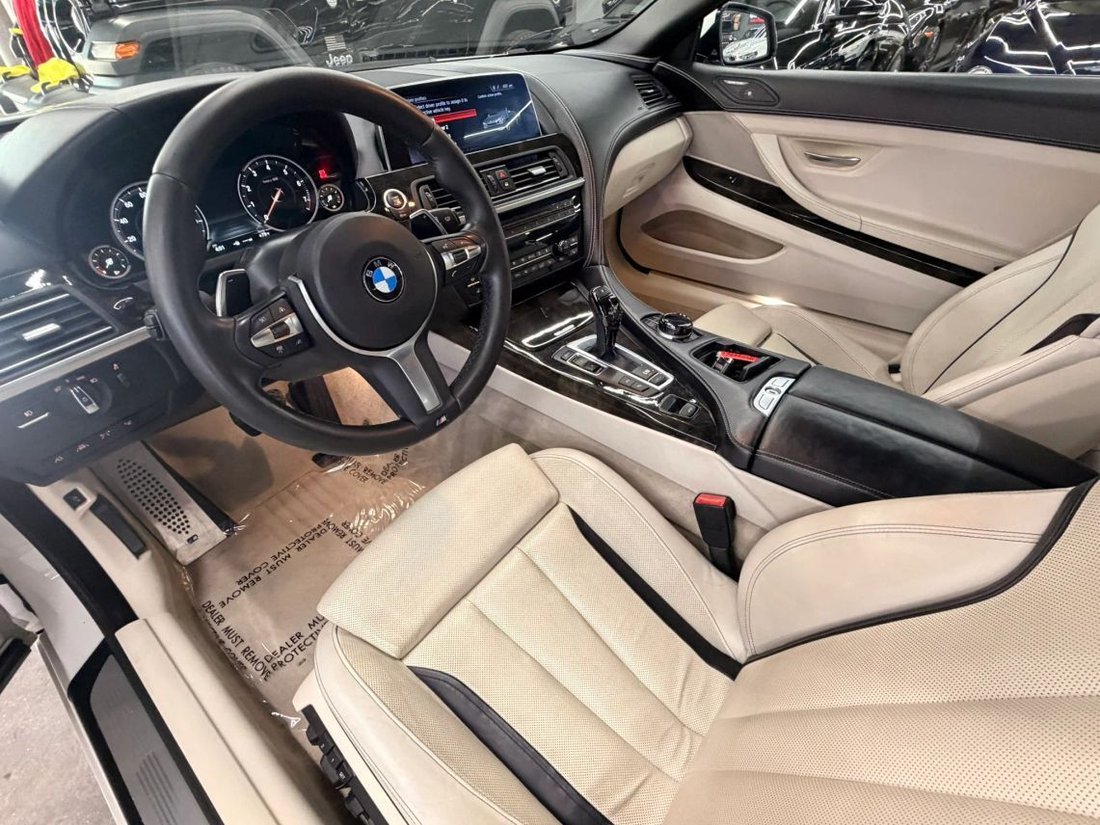 Cabriolet in Pompano Beach, FL, United States 4 - 18679706