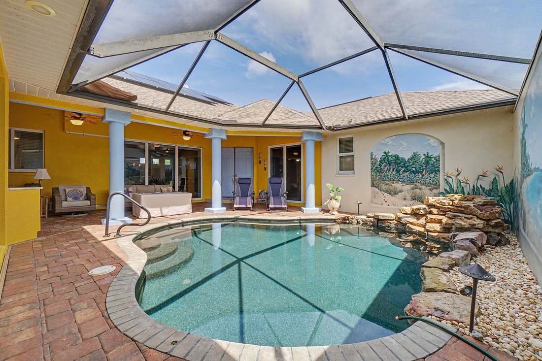 House in Cape Coral, Florida, United States 3 - 18679834