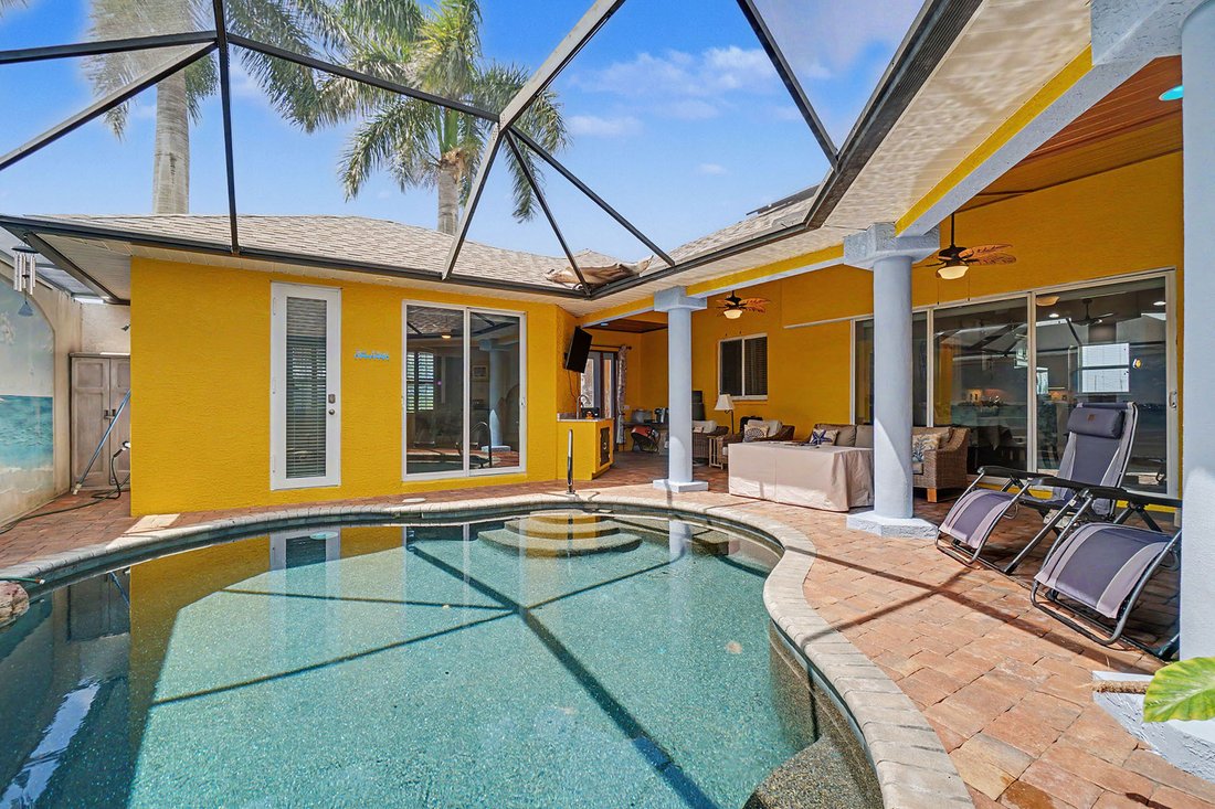 House in Cape Coral, Florida, United States 1 - 18679834