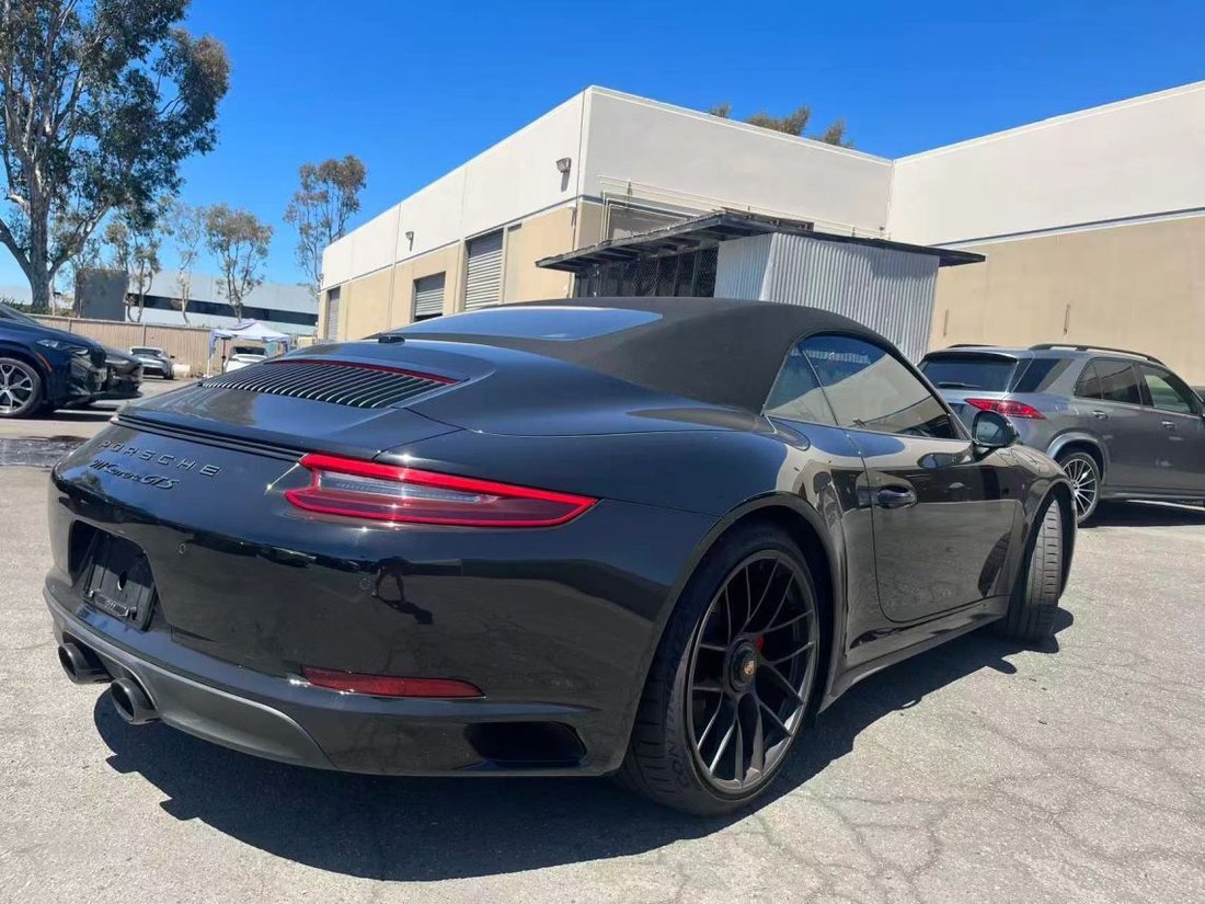 Cabriolet in Costa Mesa, CA, United States 2 - 18679658