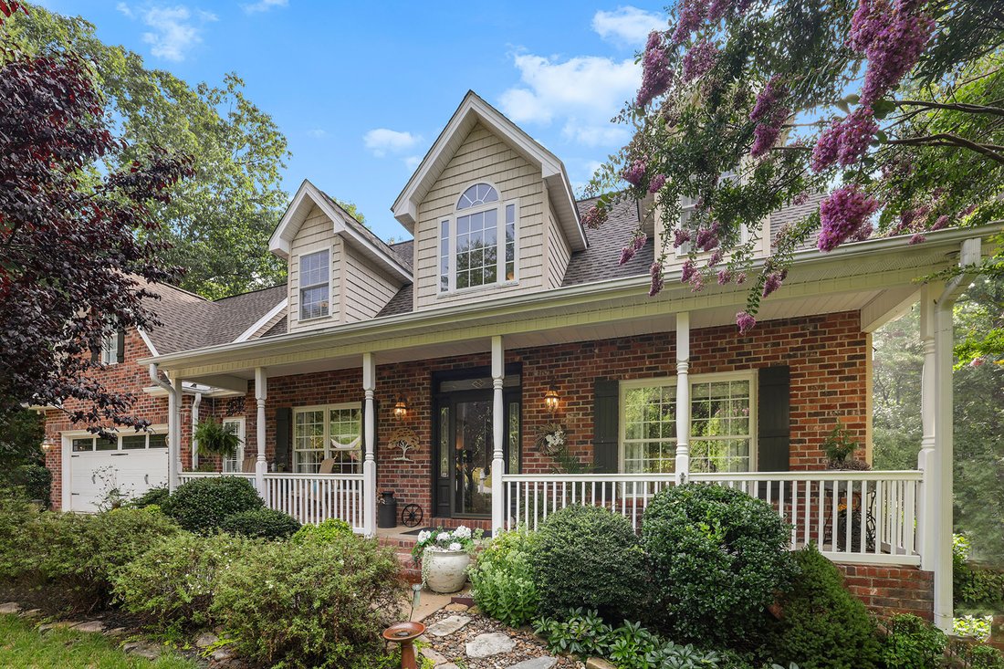 House in Laurel Park, North Carolina, United States 1 - 18679828