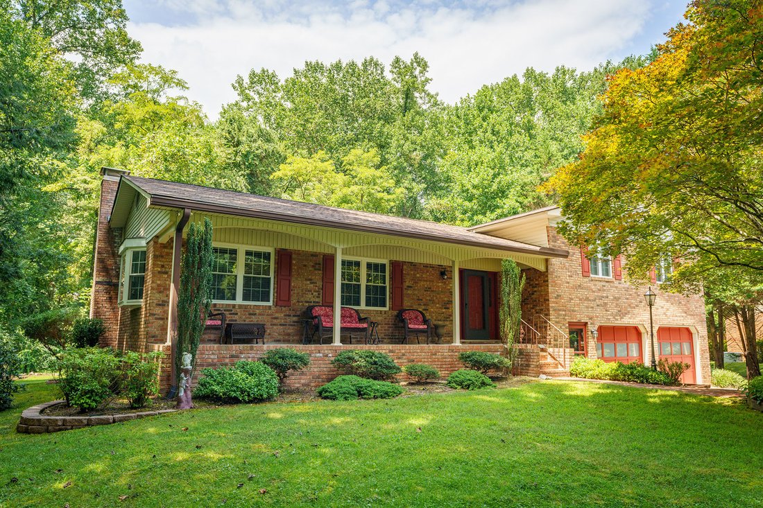 House in Hendersonville, North Carolina, United States 1 - 18679836