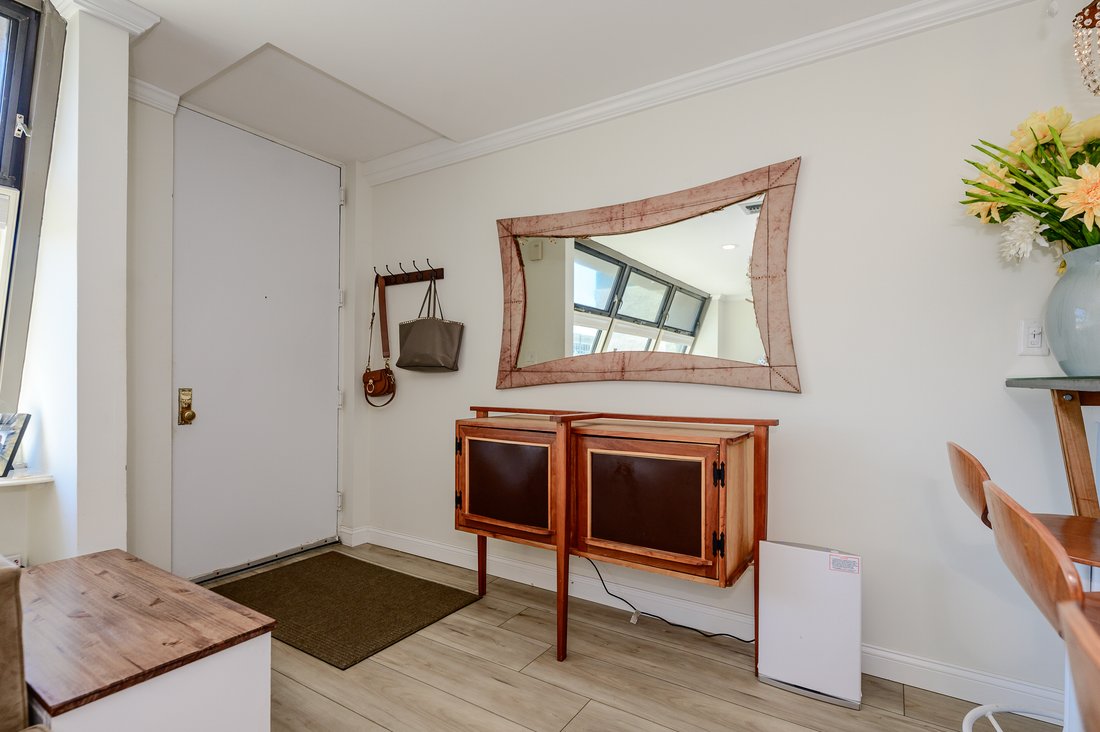 Condo in Long Beach, New York, United States 3 - 18679835