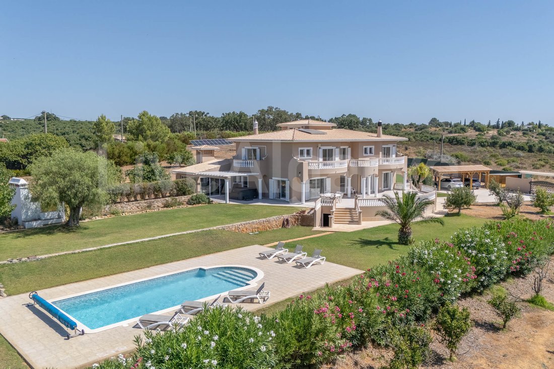 Villa in Praia da Luz, Algarve, Portugal 1 - 18679871